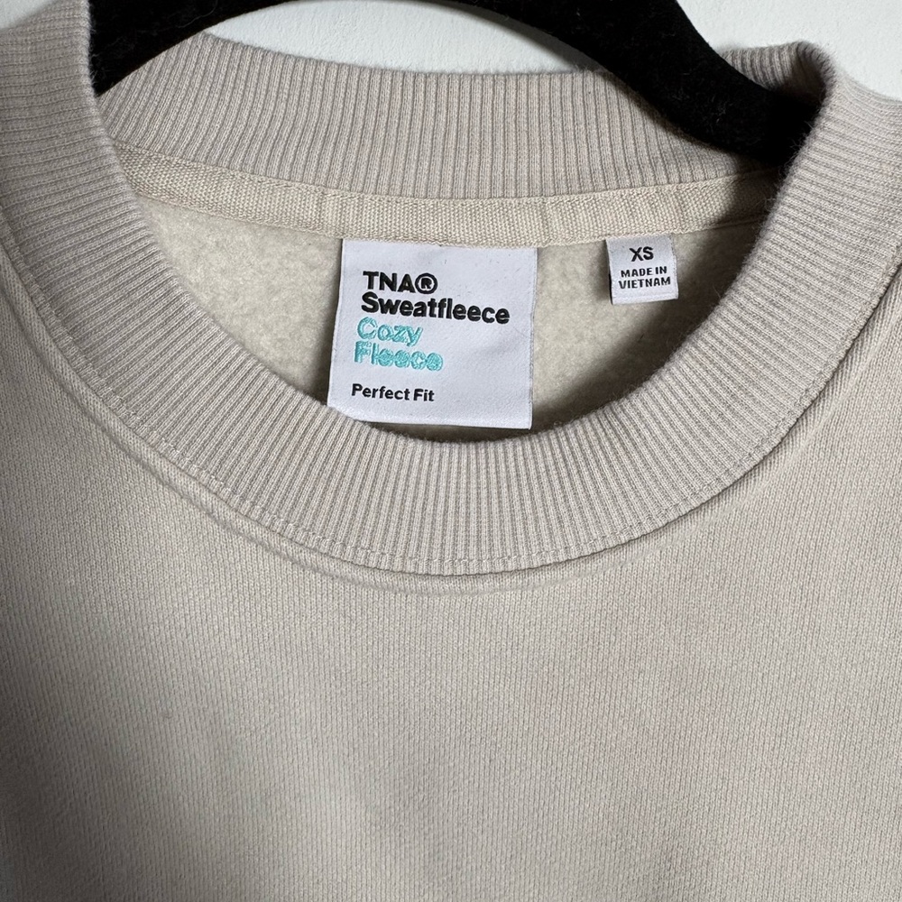 Aritzia TNA Cozy Fleece Perfect Crew Marcona Beige XS - Picture 4 of 14